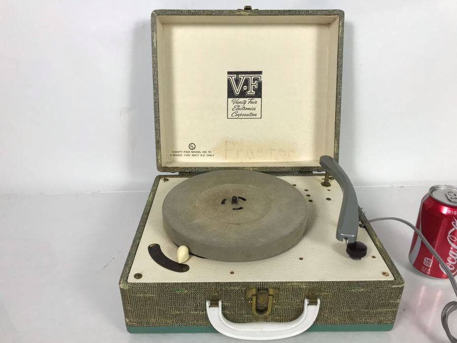 Vintage Vanity Fair Electronics Corporation Portable Record Player Working 12.5W X 11D X 5.5H [Photo 3]