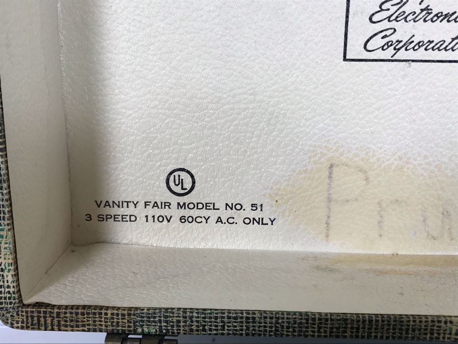 Vintage Vanity Fair Electronics Corporation Portable Record Player Working 12.5W X 11D X 5.5H [Photo 6]