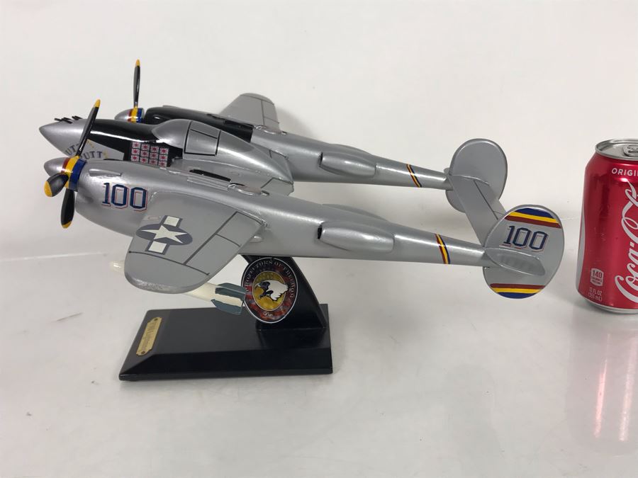 P38J Lightning Model Airplane Heritage Mint 17W X 14D X 8H [Photo 11]