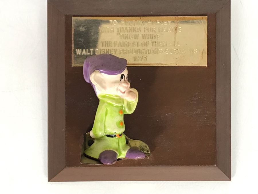 One Of A Kind Vintage 1975 Walt Disney Productions - Buena Vista Fulton Burley Relief Wall Plaque For Helping Promote The Movie 'Snow White' With Snow White Dwarf Figurine 5 X 5 [Photo 6]