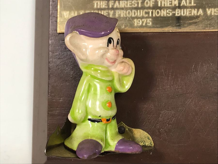 One Of A Kind Vintage 1975 Walt Disney Productions - Buena Vista Fulton Burley Relief Wall Plaque For Helping Promote The Movie 'Snow White' With Snow White Dwarf Figurine 5 X 5 [Photo 4]