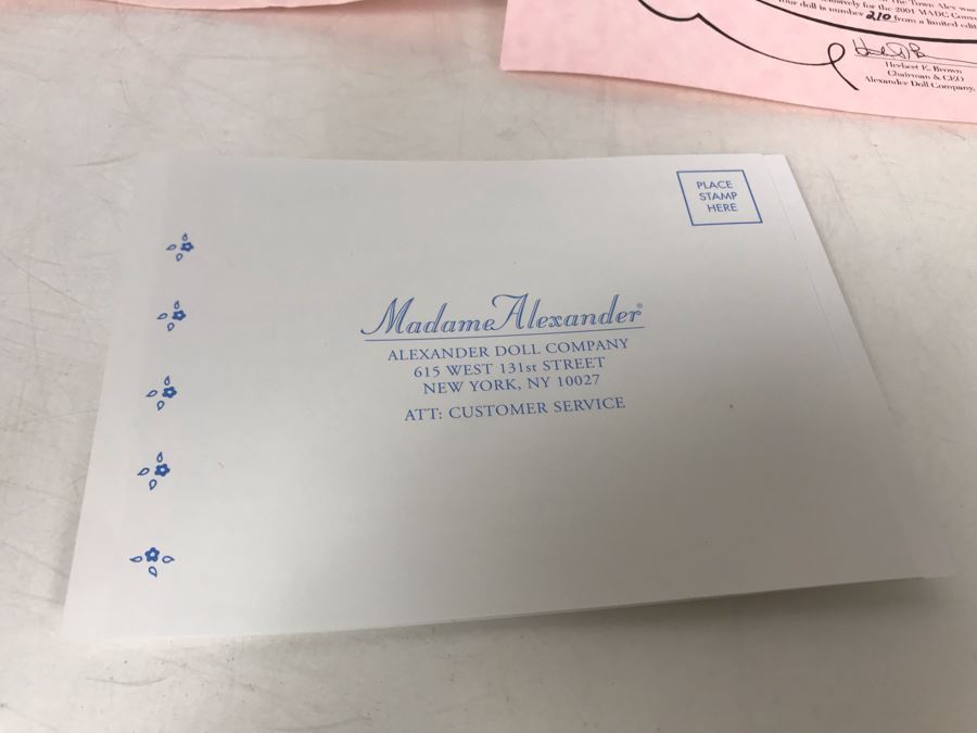 Madame Alexander Limited Edition 2001 'Alex On The Town' Doll With Box Limited To 525 16H [Photo 10]