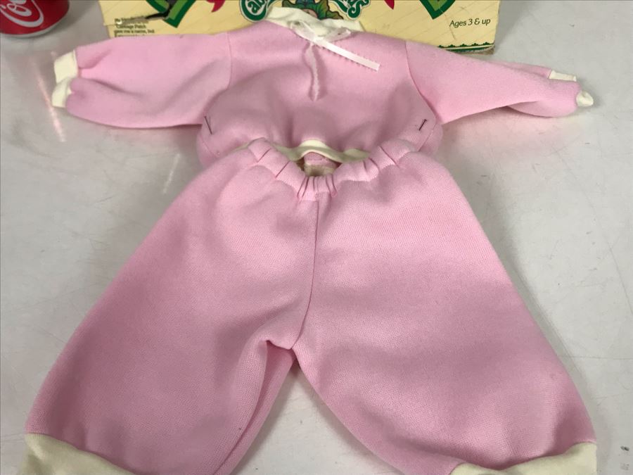 Vintage 1984 Coleco Cabbage Patch Kids With Damaged Box And Extra Clothes Outfit [Photo 7]
