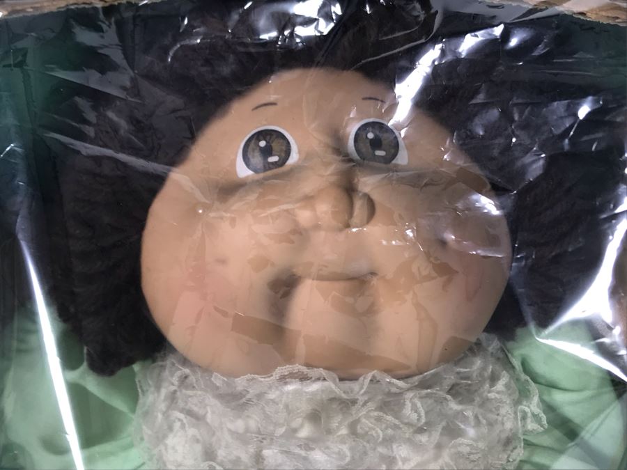 Vintage 1984 Coleco Cabbage Patch Kids With Damaged Box And Extra Clothes Outfit [Photo 3]