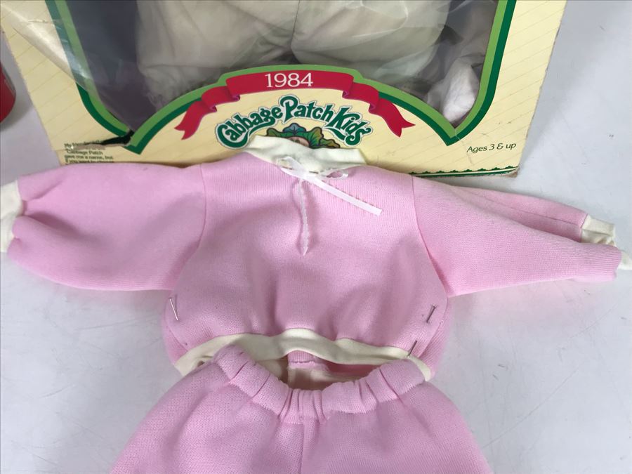 Vintage 1984 Coleco Cabbage Patch Kids With Damaged Box And Extra Clothes Outfit [Photo 8]