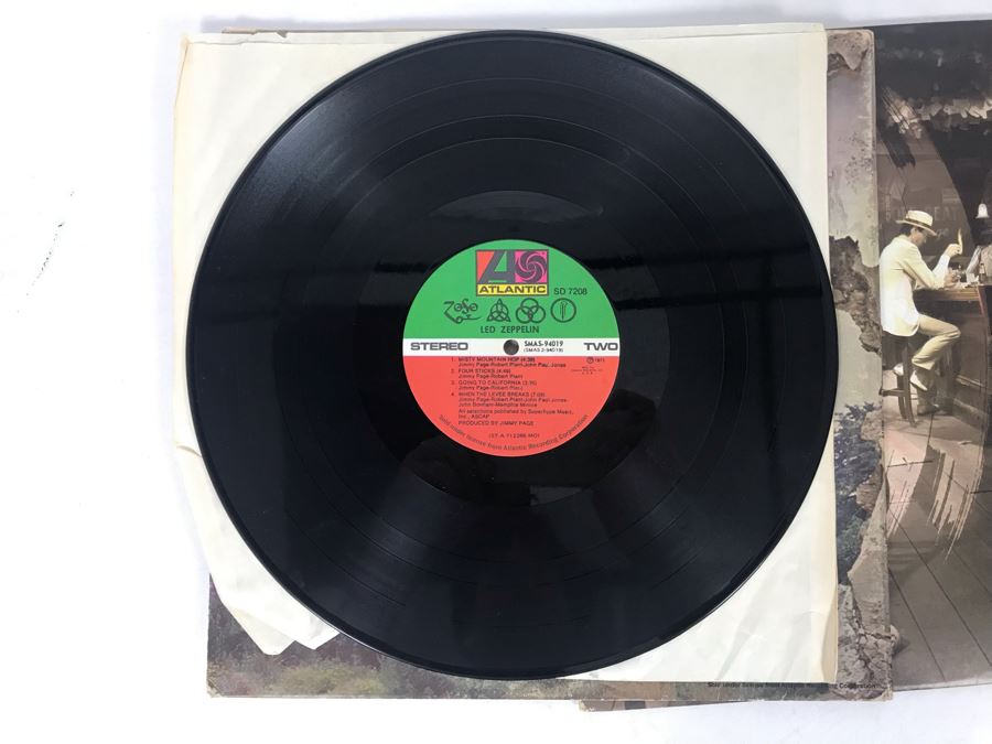 Vintage 1971 Led Zeppelin Untitled SMAS-94019 And 1979 Led Zeppelin In Through The Out Door SS 16002 Vinyl Records [Photo 8]