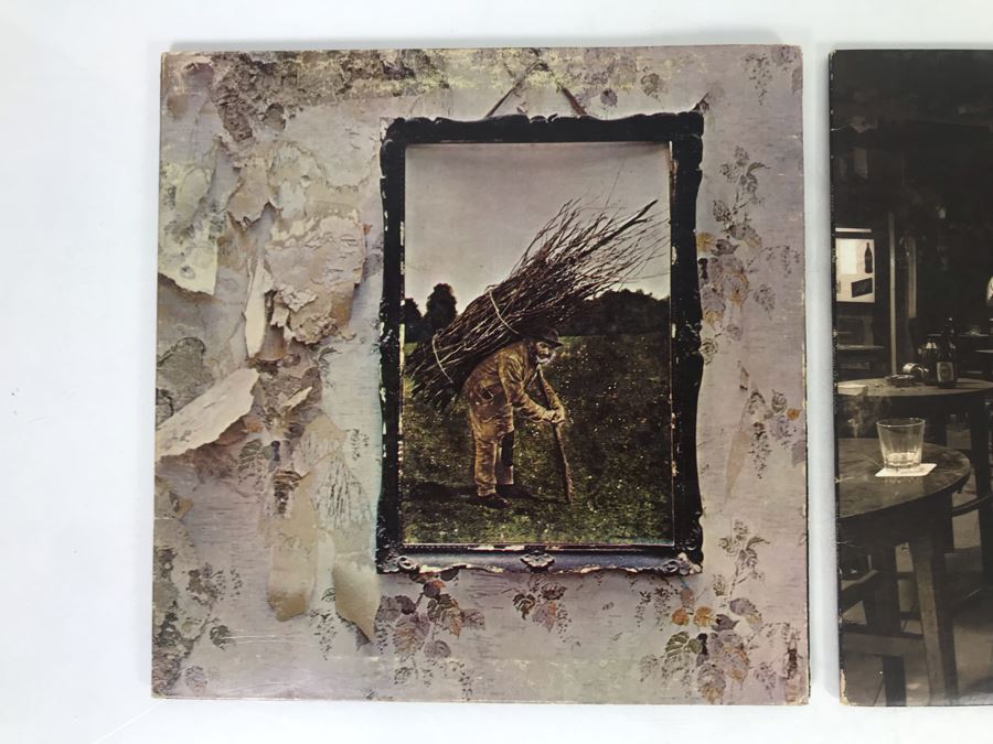 Vintage 1971 Led Zeppelin Untitled SMAS-94019 And 1979 Led Zeppelin In Through The Out Door SS 16002 Vinyl Records [Photo 2]