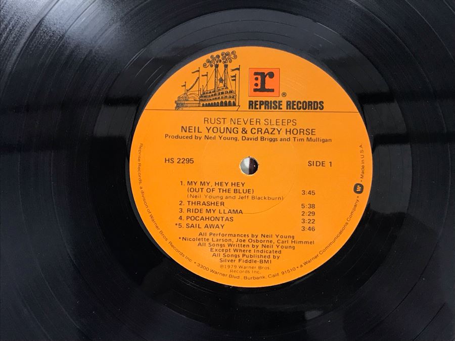 Vinyl Records: Molly Hatchet Firtin With Disaster, Neil Young & Crazy Horse Rust Never Sleeps And Live Rust, It's A Beautiful Day Limited Edition Record [Photo 15]