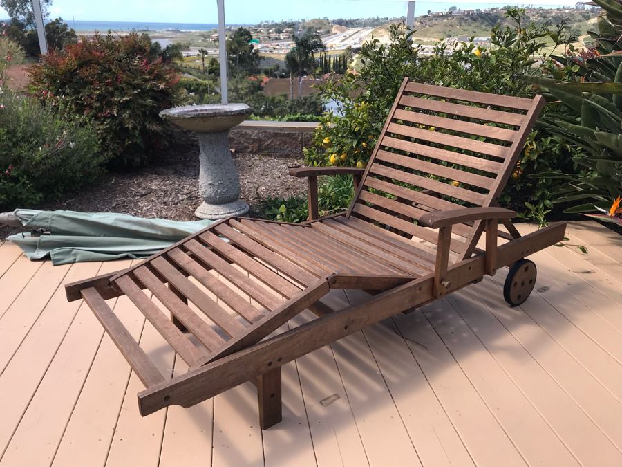 Wooden Chaise Lounge Chair With Seat Cushion [Photo 4]
