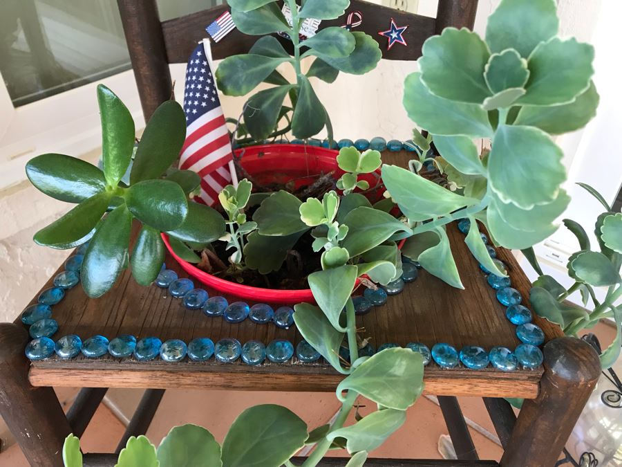 Patriotic Antique Chair Seat Converted To Planter, Metal 2-Tier Planter With (2) Potted Plants And (5) Decorative Frog Sculptures Figurines [Photo 4]