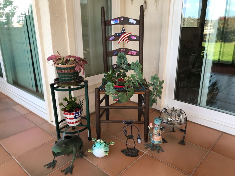 Patriotic Antique Chair Seat Converted To Planter, Metal 2-Tier Planter With (2) Potted Plants And (5) Decorative Frog Sculptures Figurines [Photo 2]