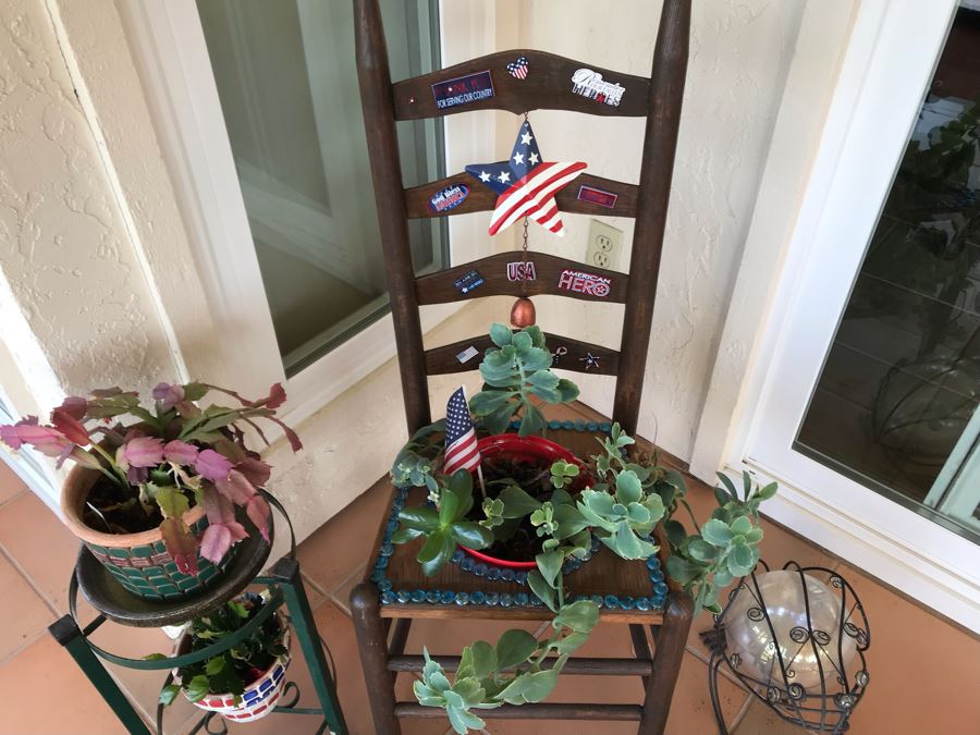 Patriotic Antique Chair Seat Converted To Planter, Metal 2-Tier Planter With (2) Potted Plants And (5) Decorative Frog Sculptures Figurines [Photo 3]