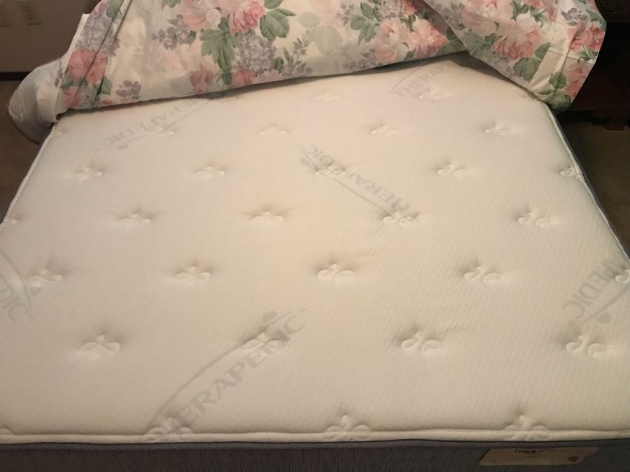 Ethan Allen Full Size Wooden Bed With Therapedic Bristol Guest Bedroom Mattress With Bedding 53W X 77L X 42H (Nightstand And Lamp Not Included) [Photo 6]