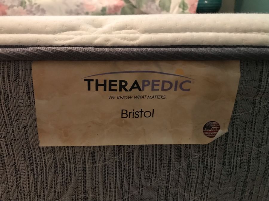 Ethan Allen Full Size Wooden Bed With Therapedic Bristol Guest Bedroom Mattress With Bedding 53W X 77L X 42H (Nightstand And Lamp Not Included) [Photo 3]