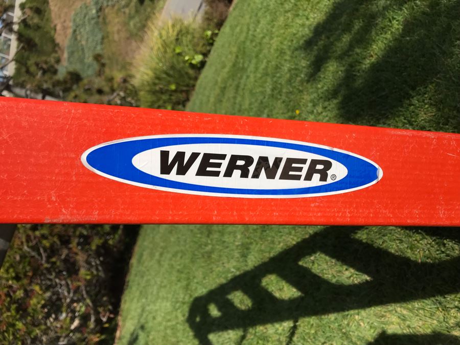 Werner Fiberglass 6' Ladder [Photo 4]