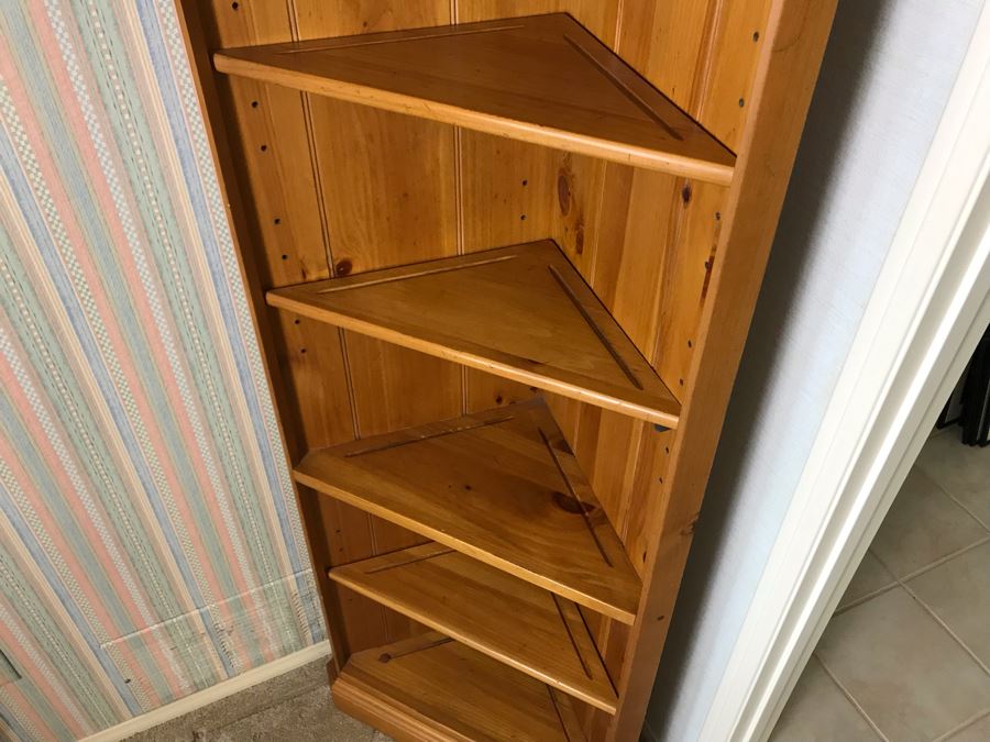 Ethan Allen Corner Bookshelf Display Cabinet 27W X 16D X 78H [Photo 5]