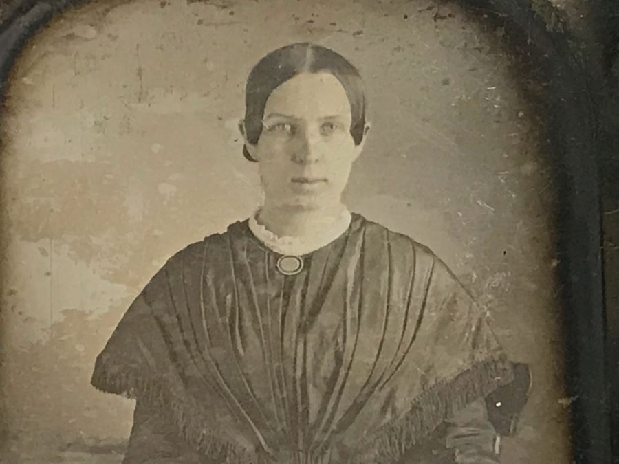 Old Daguerreotype Photograph Of Woman 2.5W X 3H [Photo 3]