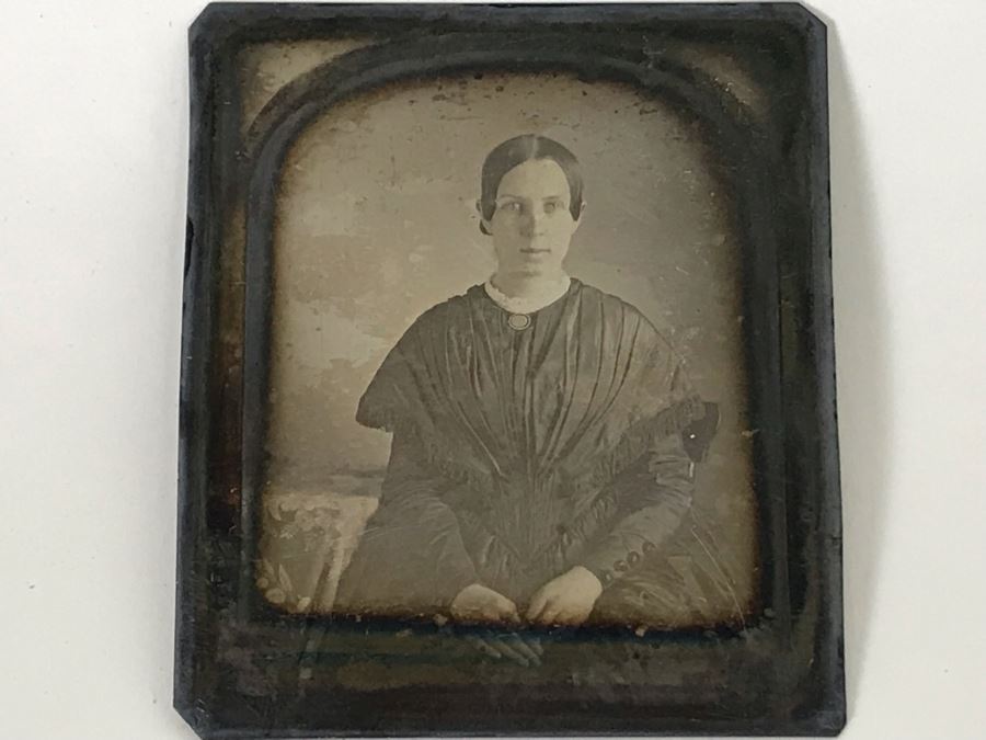 Old Daguerreotype Photograph Of Woman 2.5W X 3H