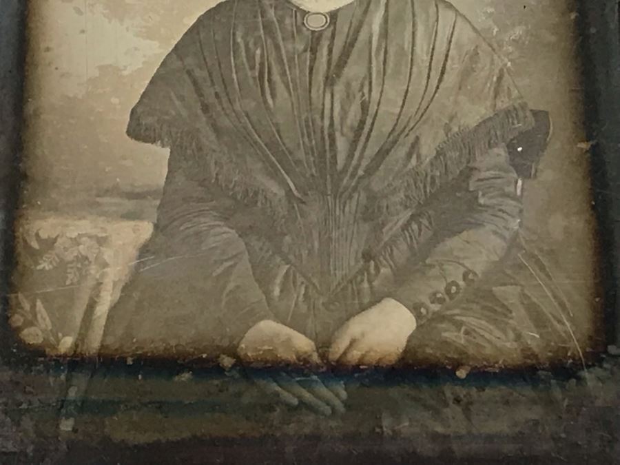 Old Daguerreotype Photograph Of Woman 2.5W X 3H [Photo 4]