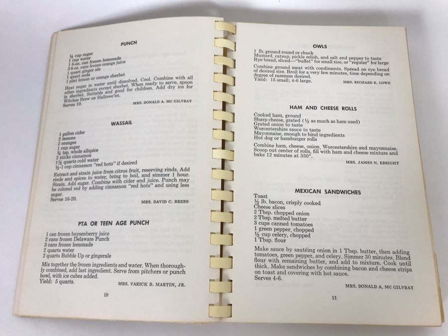 1970 Junior League Of Pasadena - Pasadena Prefers II Cookbook [Photo 6]