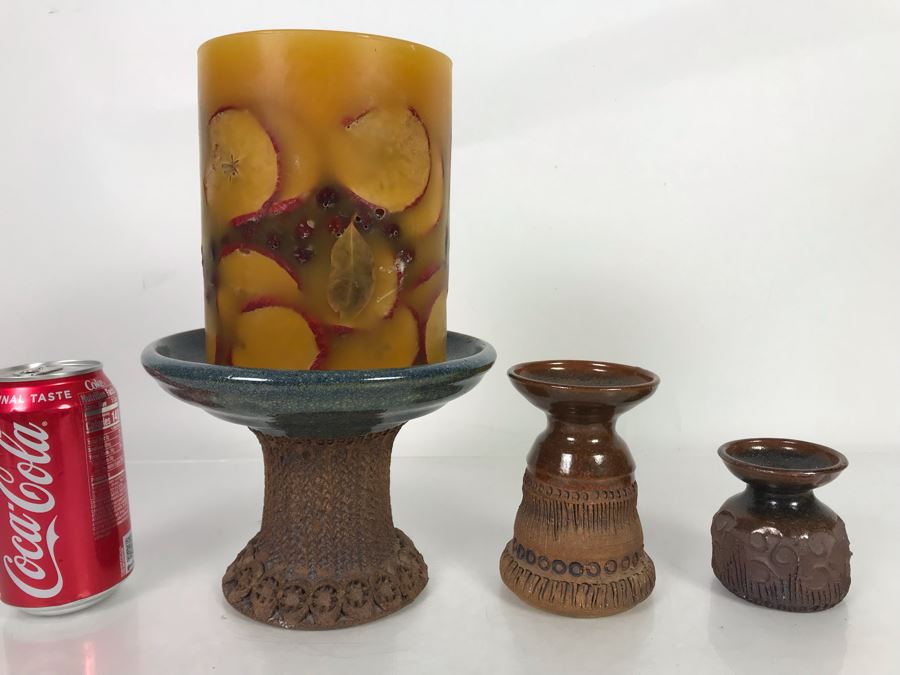 (3) Pieces Of Signed Joan Thorburn Art Pottery Candle Holders With Large Spicy Apple Botanical Candle 5H-3H [Photo 2]