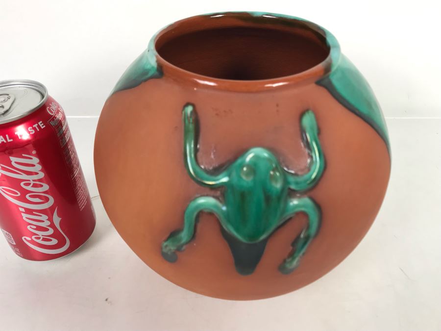 Art Pottery With Relief Figural Frog 9W X 6.5H [Photo 2]