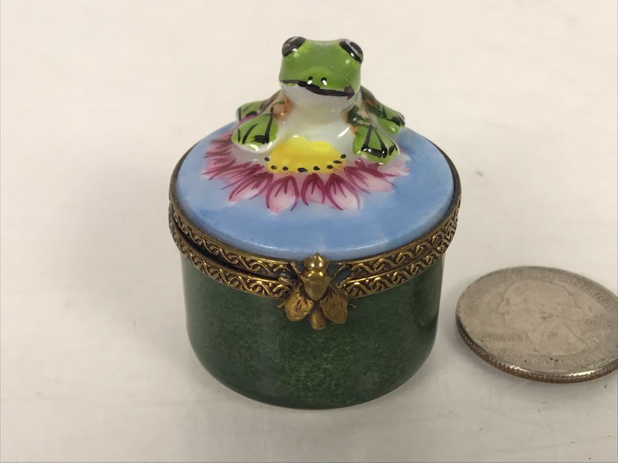 Limoges Porcelain Box With Figural Frog On Lid Jewels Of Carmel [Photo 1]