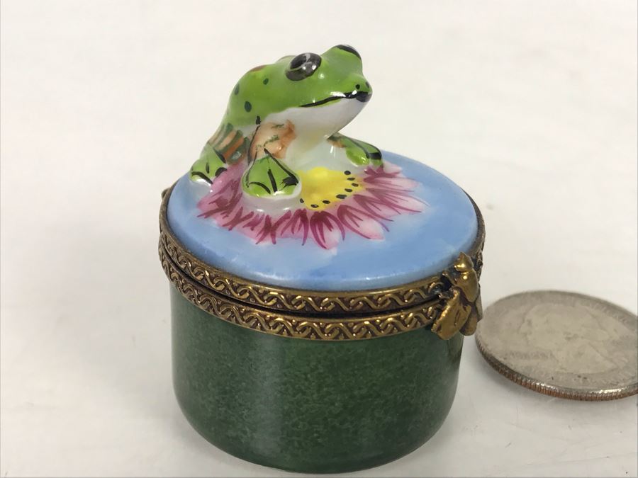 Limoges Porcelain Box With Figural Frog On Lid Jewels Of Carmel [Photo 5]