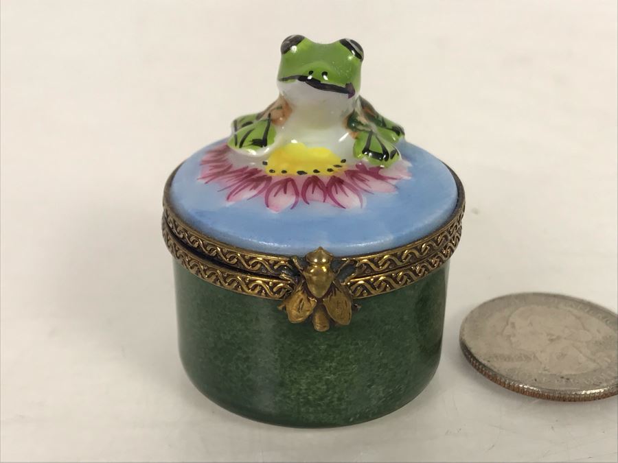 Limoges Porcelain Box With Figural Frog On Lid Jewels Of Carmel [Photo 3]