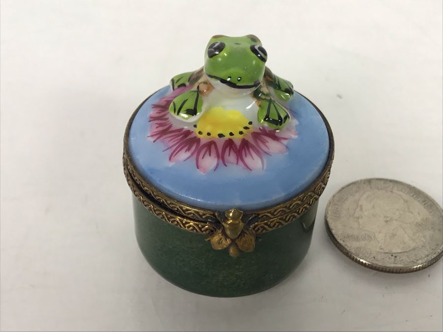 Limoges Porcelain Box With Figural Frog On Lid Jewels Of Carmel [Photo 4]