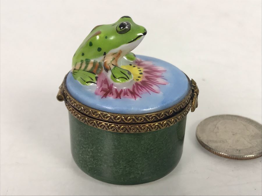 Limoges Porcelain Box With Figural Frog On Lid Jewels Of Carmel [Photo 2]