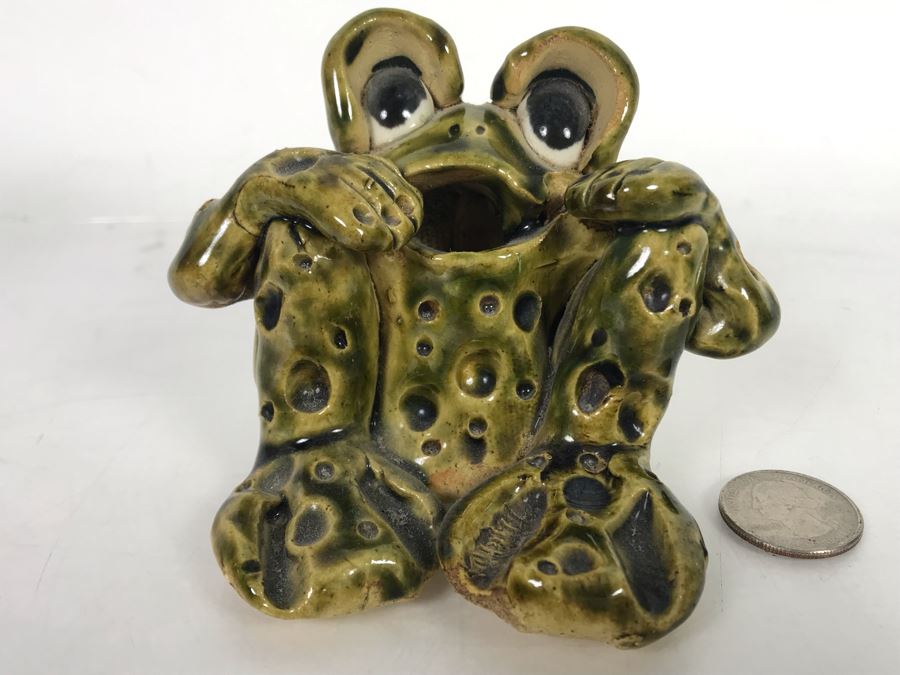 Signed Art Pottery Frog Sculpture 4.5W X 4D X 3H [Photo 2]