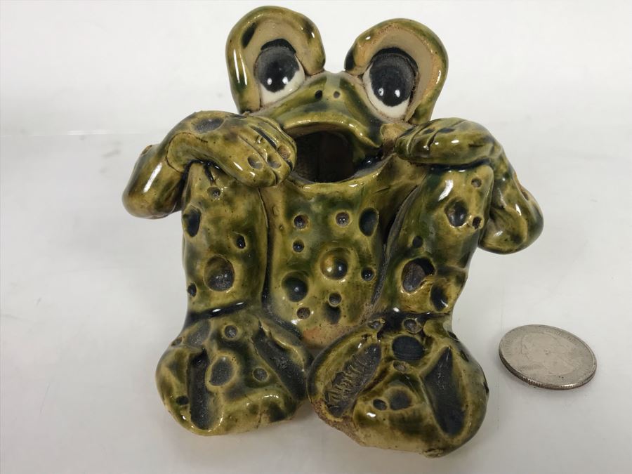 Signed Art Pottery Frog Sculpture 4.5W X 4D X 3H