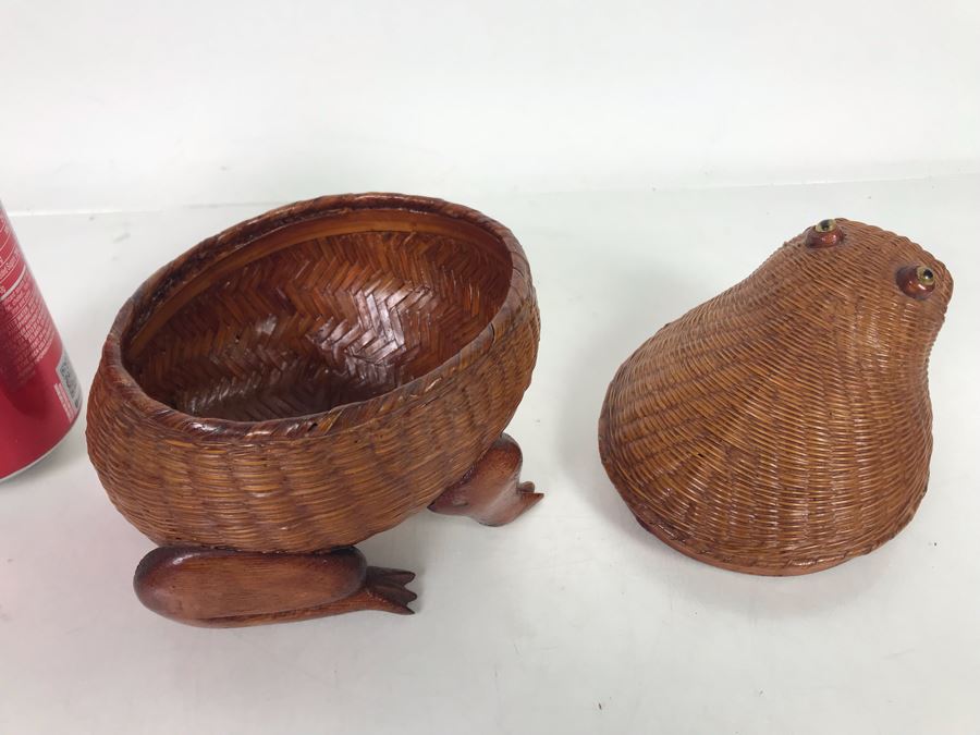 Wicker Figural Frog Box Sculpture From Shanghai Handicrafts Made In The People's Republic Of China 6W X 5D X 5.5H [Photo 6]