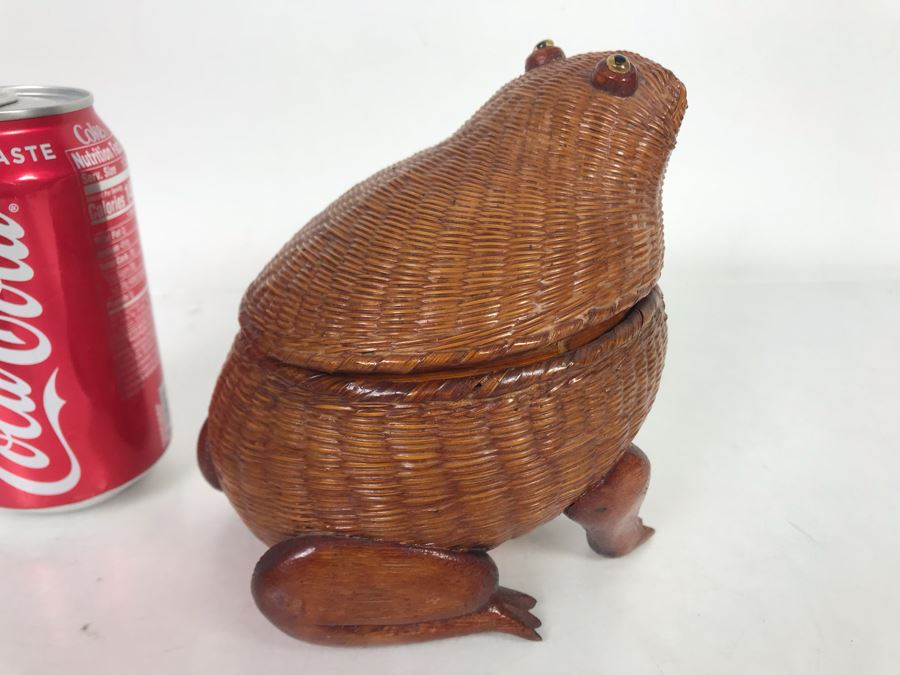 Wicker Figural Frog Box Sculpture From Shanghai Handicrafts Made In The People's Republic Of China 6W X 5D X 5.5H [Photo 5]