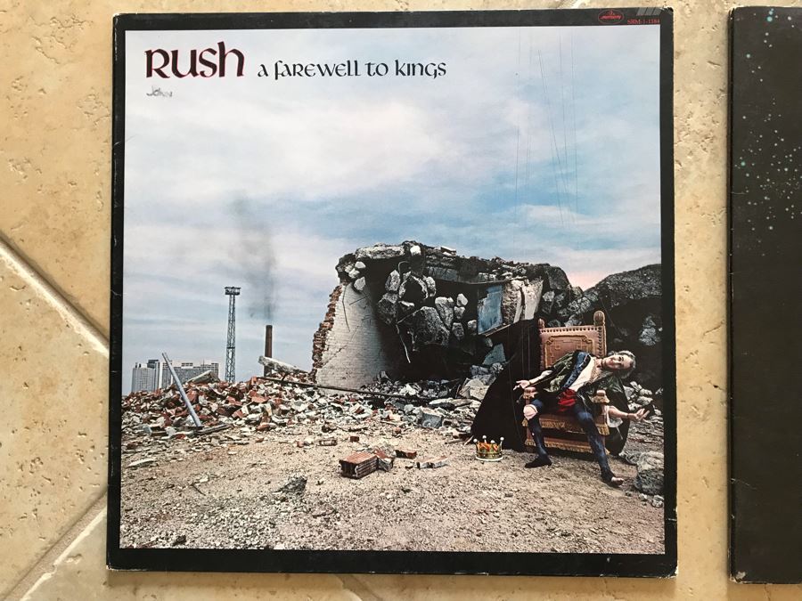 (3) RUSH Vinyl Records: 2112, Signals And A Farewell To Kings