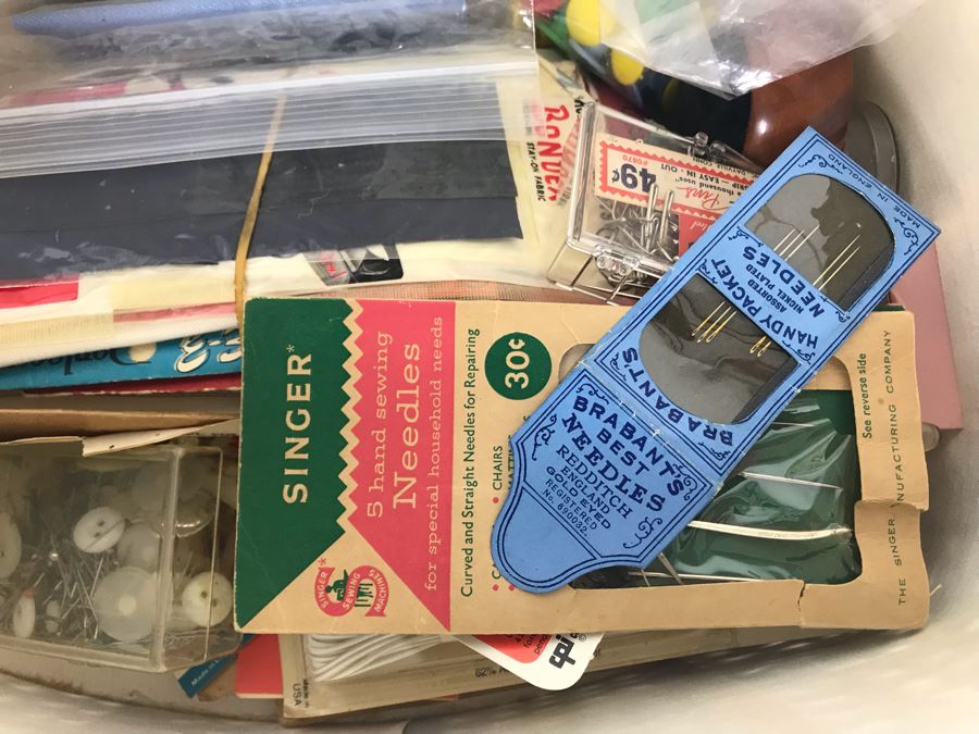 Vintage Mid-Century Footed Sewing Box With Various Sewing Supplies Including Wiss Shears - See Photos [Photo 6]