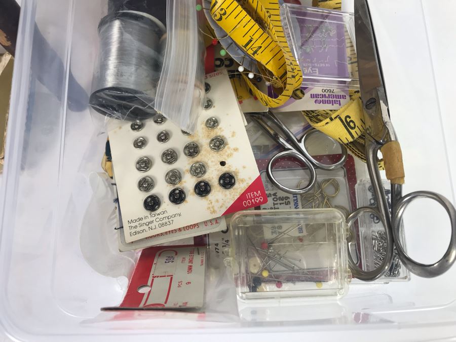 Vintage Mid-Century Footed Sewing Box With Various Sewing Supplies Including Wiss Shears - See Photos [Photo 14]