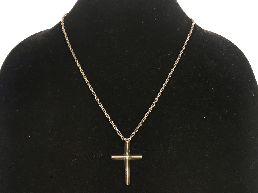 Sterling Silver Cross Pendant With Sterling Silver Chain Necklace 14.3g