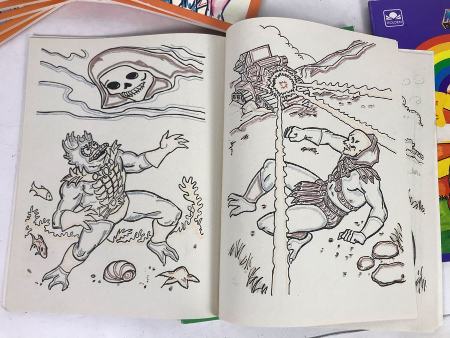 Vintage New Old Stock Paint With Water / Coloring Books: (7) Super Heroes: Batman, Superman, Wonder Woman, (3) Pricess Power And (2) Masters Of The Universe [Photo 12]