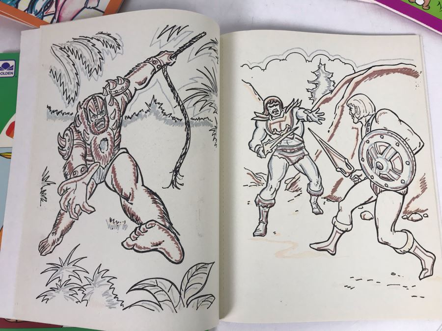 Vintage New Old Stock Paint With Water / Coloring Books: (7) Super Heroes: Batman, Superman, Wonder Woman, (3) Pricess Power And (2) Masters Of The Universe [Photo 10]