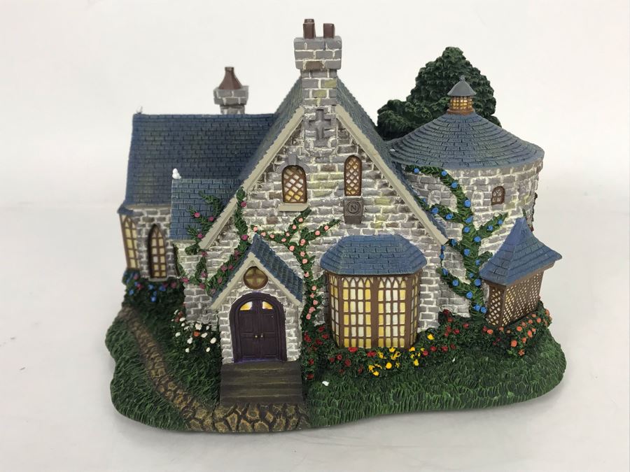 Thomas Kinkade Hawthorne Lamplight Manor Lighted Village Sculpture Figurine (Missing Electric Light Cord) [Photo 6]