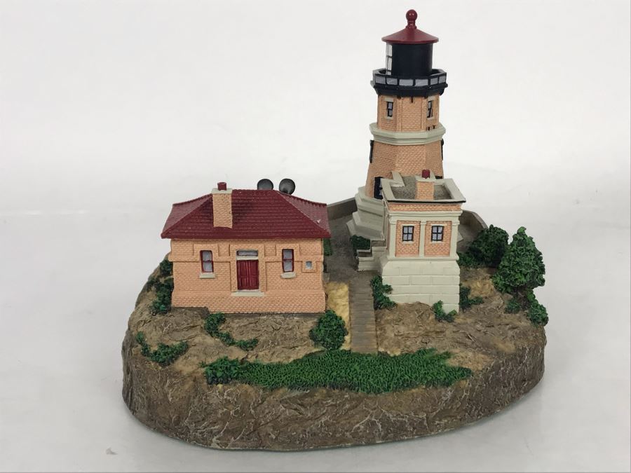 Danbury Mint Split Rock Lighthouse Split Rock State Park, Minnesota Sculpture Figurine [Photo 1]