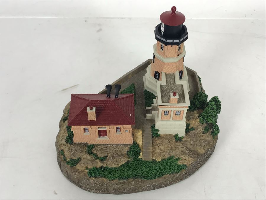 Danbury Mint Split Rock Lighthouse Split Rock State Park, Minnesota Sculpture Figurine [Photo 3]