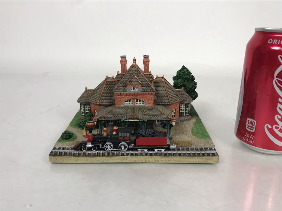 Danbury Mint The Illinois Pullman Station Historic Railroad Station Sculpture Figurine [Photo 7]