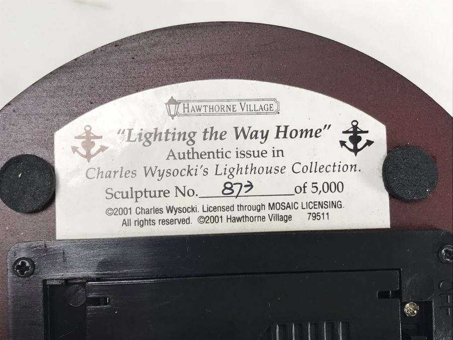 Signed Charles Wysocki Hawthorne Village Lighting The Way Home Lighthouse Sculpture Figurine [Photo 9]