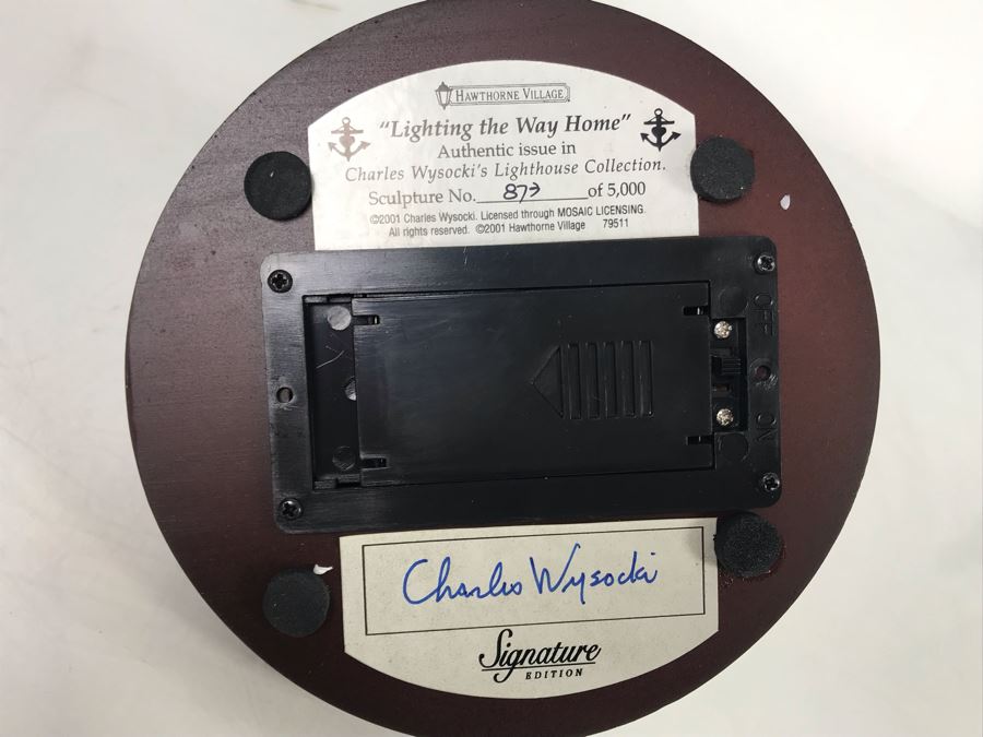 Signed Charles Wysocki Hawthorne Village Lighting The Way Home Lighthouse Sculpture Figurine [Photo 8]