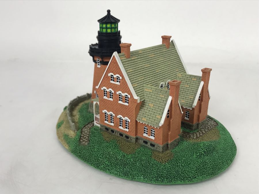 Danbury Mint Block Island Southeast Lighthouse Sculpture Figurine [Photo 6]