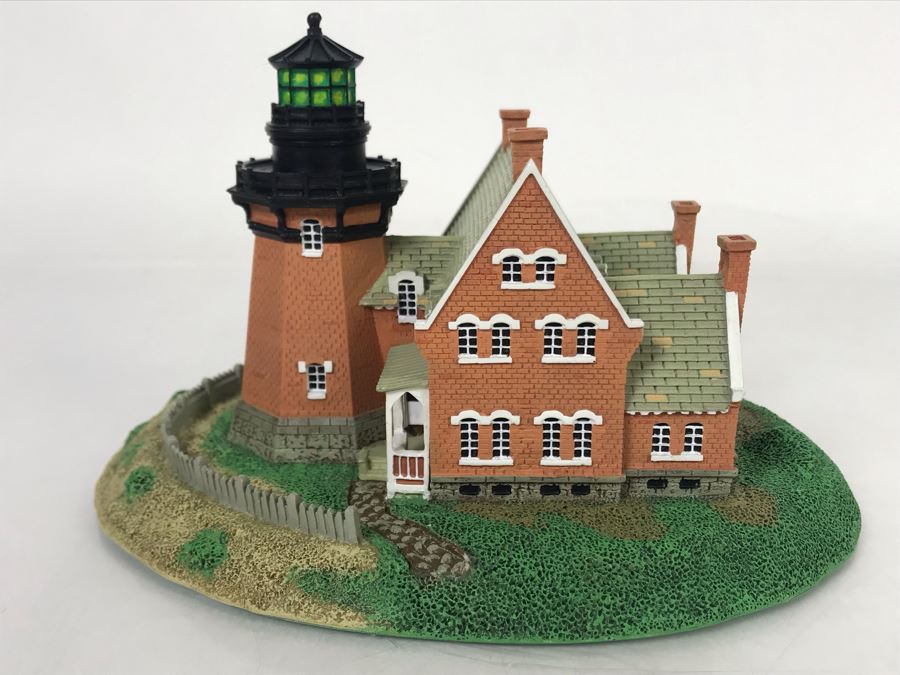 Danbury Mint Block Island Southeast Lighthouse Sculpture Figurine [Photo 1]