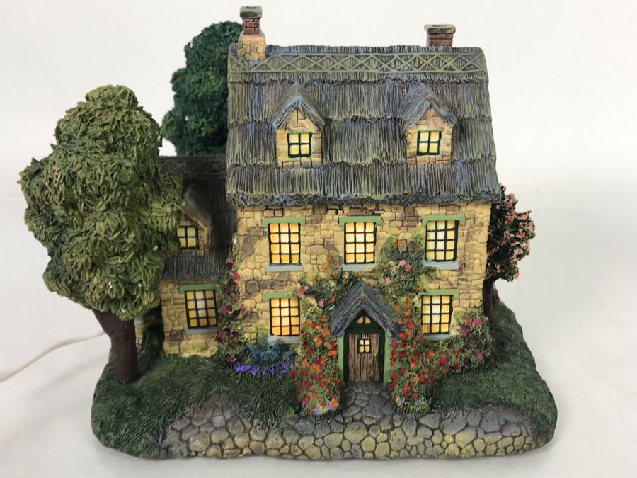 Thomas Kinkade Hawthorne Village Stonebrooke Inn Lighted Village Sculpture Figurine [Photo 2]